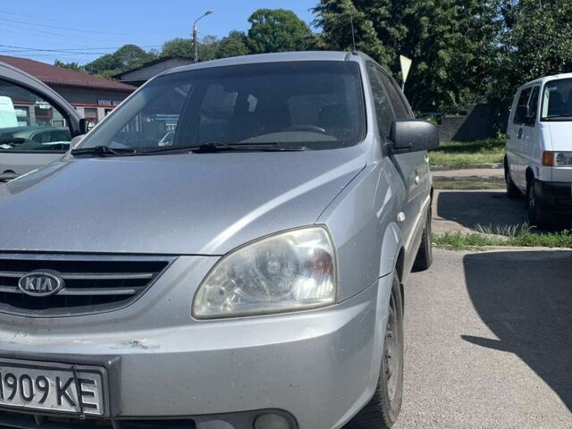 Серый Киа Каренс, объемом двигателя 2 л и пробегом 250 тыс. км за 834 $, фото 2 на Automoto.ua