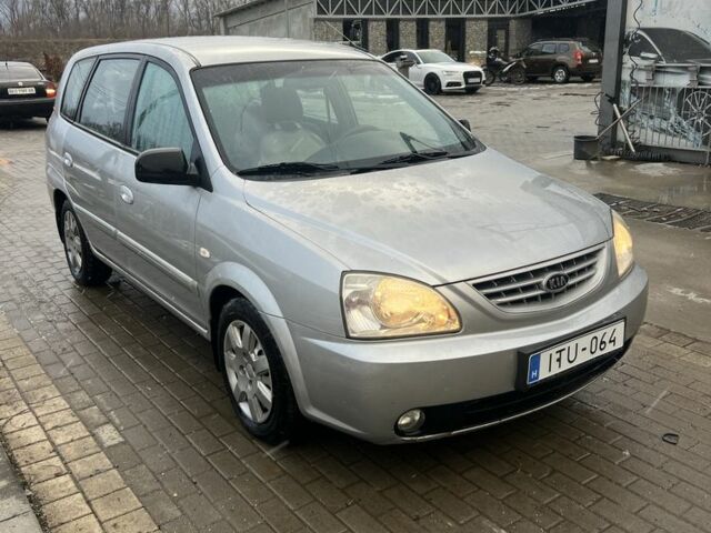 Серый Киа Каренс, объемом двигателя 2 л и пробегом 340 тыс. км за 1250 $, фото 3 на Automoto.ua