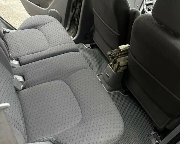 Сірий Кіа Каренс, об'ємом двигуна 1.8 л та пробігом 207 тис. км за 4990 $, фото 10 на Automoto.ua