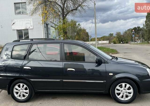 Киа Каренс 2005 в Николаеве на Automoto.ua Серый Киа Каренс, объемом двигателя 1.98 л и пробегом 217 тыс. км за 5300 $, фото 3 на Automoto.ua