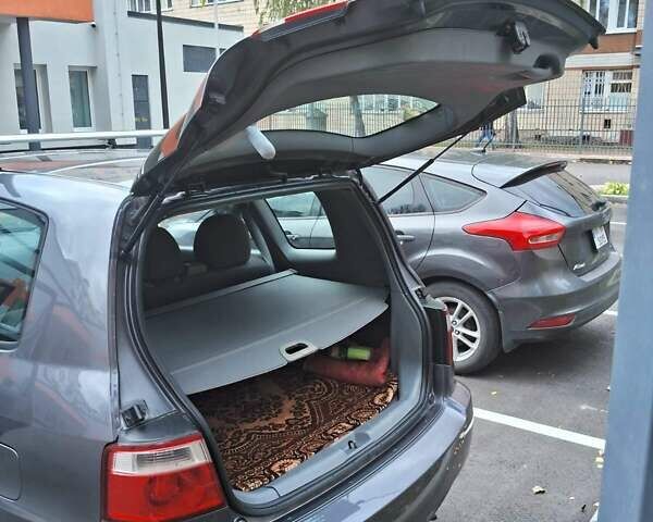 Серый Киа Каренс, объемом двигателя 2 л и пробегом 174 тыс. км за 5000 $, фото 7 на Automoto.ua