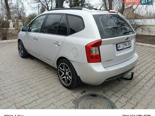 Серый Киа Каренс, объемом двигателя 2 л и пробегом 274 тыс. км за 5300 $, фото 3 на Automoto.ua