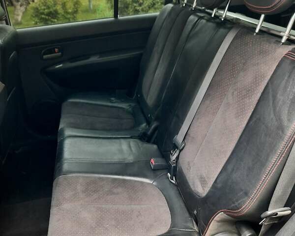 Сірий Кіа Каренс, об'ємом двигуна 2 л та пробігом 285 тис. км за 5000 $, фото 10 на Automoto.ua