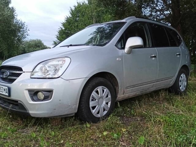 Серый Киа Каренс, объемом двигателя 2 л и пробегом 253 тыс. км за 5500 $, фото 4 на Automoto.ua