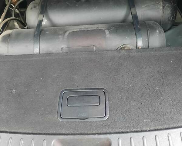 Сірий Кіа Каренс, об'ємом двигуна 2 л та пробігом 285 тис. км за 5000 $, фото 13 на Automoto.ua