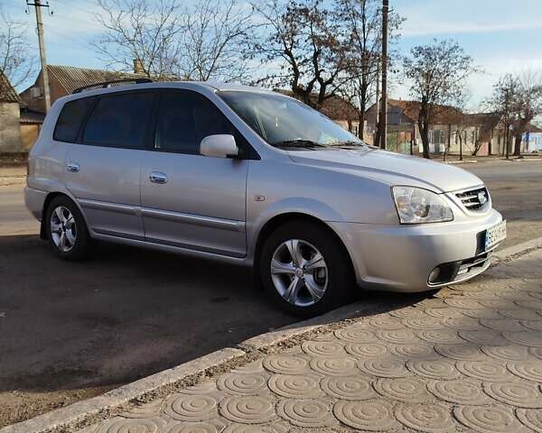 Серый Киа Каренс, объемом двигателя 1.59 л и пробегом 207 тыс. км за 4300 $, фото 9 на Automoto.ua