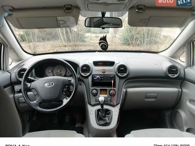Серый Киа Каренс, объемом двигателя 2 л и пробегом 274 тыс. км за 5300 $, фото 9 на Automoto.ua