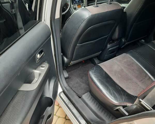 Сірий Кіа Каренс, об'ємом двигуна 2 л та пробігом 285 тис. км за 5000 $, фото 11 на Automoto.ua