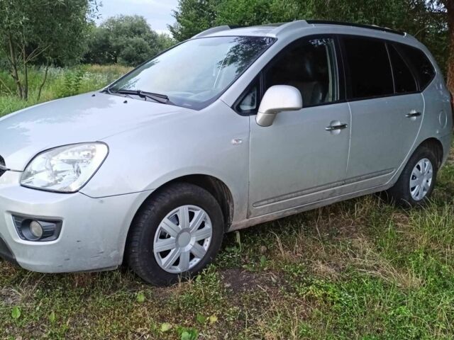 Серый Киа Каренс, объемом двигателя 2 л и пробегом 253 тыс. км за 5500 $, фото 3 на Automoto.ua