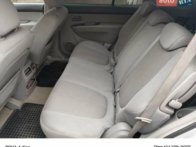 Серый Киа Каренс, объемом двигателя 2 л и пробегом 274 тыс. км за 5300 $, фото 5 на Automoto.ua