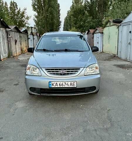 Серый Киа Каренс, объемом двигателя 1.98 л и пробегом 207 тыс. км за 3500 $, фото 11 на Automoto.ua