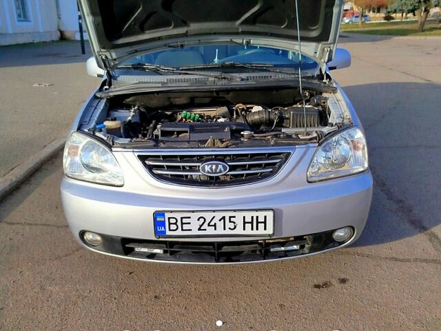 Сірий Кіа Каренс, об'ємом двигуна 1.6 л та пробігом 207 тис. км за 4300 $, фото 8 на Automoto.ua