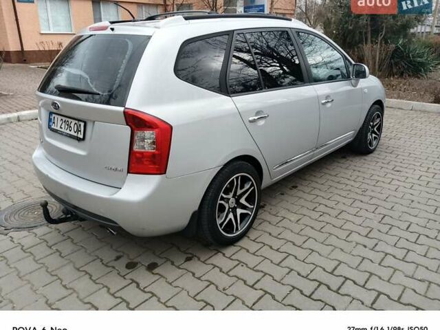 Серый Киа Каренс, объемом двигателя 2 л и пробегом 274 тыс. км за 5300 $, фото 2 на Automoto.ua