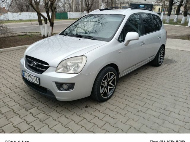 Серый Киа Каренс, объемом двигателя 2 л и пробегом 274 тыс. км за 5300 $, фото 3 на Automoto.ua