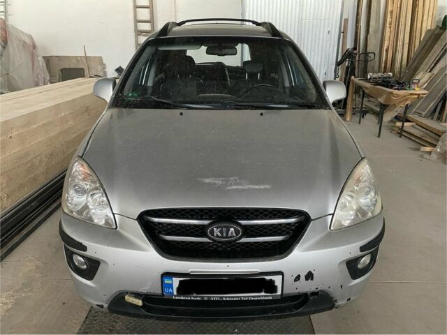 Серый Киа Каренс, объемом двигателя 2 л и пробегом 305 тыс. км за 2800 $, фото 2 на Automoto.ua