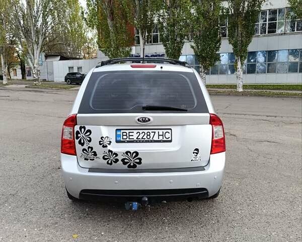 Киа Каренс 2007 в Николаеве на Automoto.ua Серый Киа Каренс, объемом двигателя 2 л и пробегом 230 тыс. км за 6000 $, фото 8 на Automoto.ua