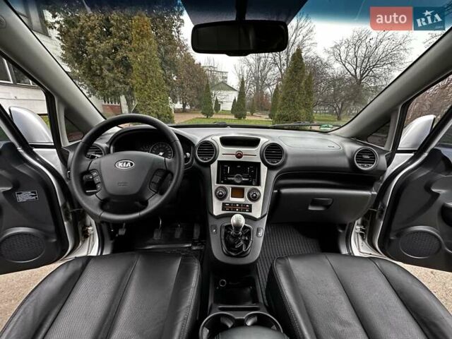 Серый Киа Каренс, объемом двигателя 2 л и пробегом 280 тыс. км за 4999 $, фото 22 на Automoto.ua