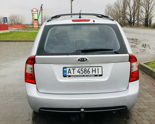 Серый Киа Каренс, объемом двигателя 1.99 л и пробегом 280 тыс. км за 4700 $, фото 4 на Automoto.ua
