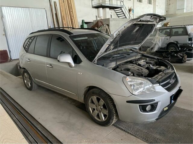 Серый Киа Каренс, объемом двигателя 2 л и пробегом 305 тыс. км за 2800 $, фото 6 на Automoto.ua