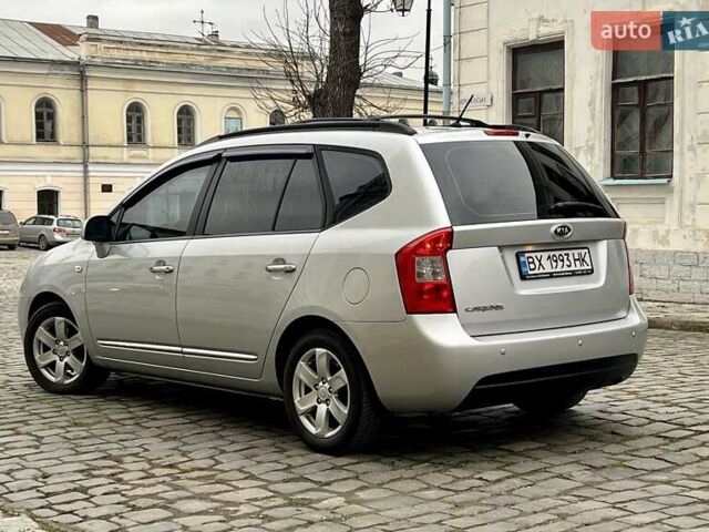 Серый Киа Каренс, объемом двигателя 2 л и пробегом 173 тыс. км за 6700 $, фото 2 на Automoto.ua