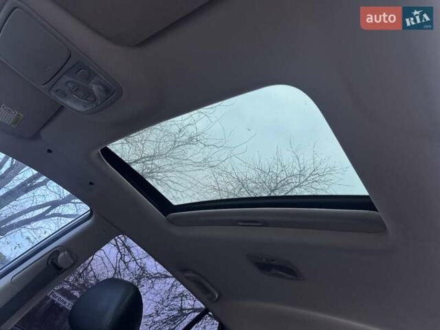 Сірий Кіа Каренс, об'ємом двигуна 1.99 л та пробігом 280 тис. км за 3350 $, фото 7 на Automoto.ua