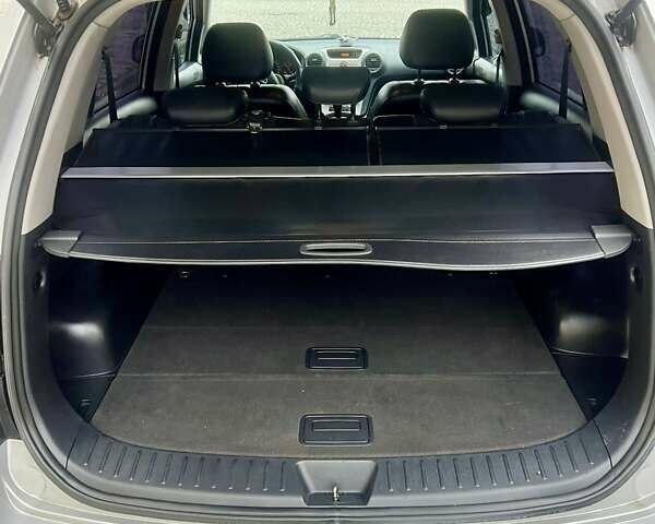 Серый Киа Каренс, объемом двигателя 2 л и пробегом 173 тыс. км за 6700 $, фото 19 на Automoto.ua