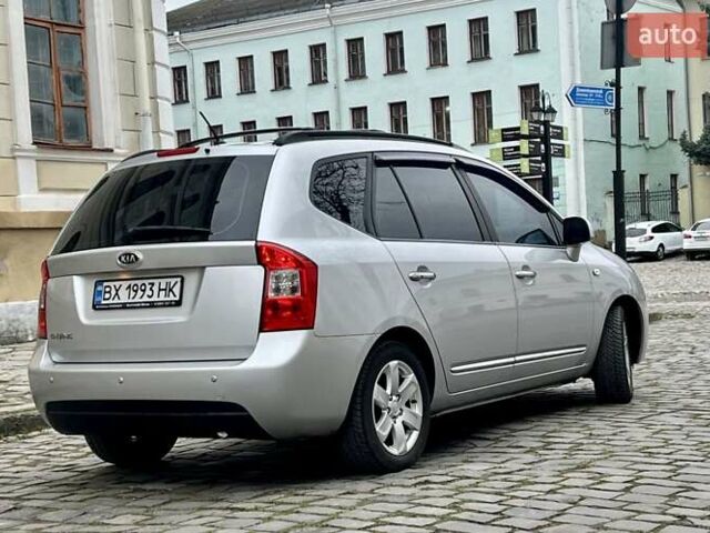 Серый Киа Каренс, объемом двигателя 2 л и пробегом 173 тыс. км за 6700 $, фото 3 на Automoto.ua