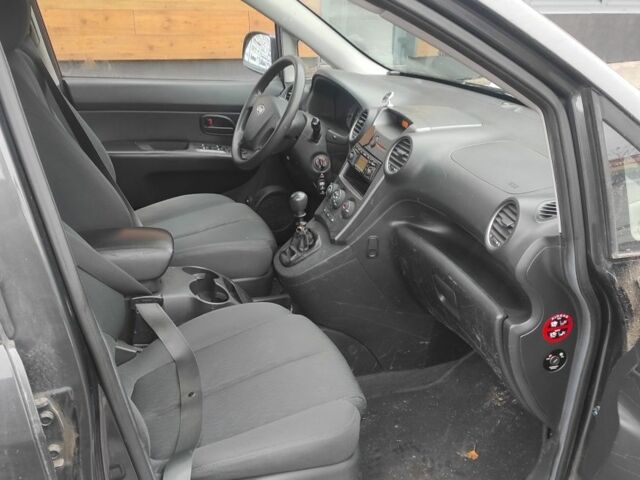 Киа Каренс 2007 в Киеве на Automoto.ua Серый Киа Каренс, объемом двигателя 2 л и пробегом 450 тыс. км за 2700 $, фото 1 на Automoto.ua