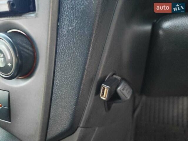 Серый Киа Каренс, объемом двигателя 2 л и пробегом 163 тыс. км за 5400 $, фото 33 на Automoto.ua