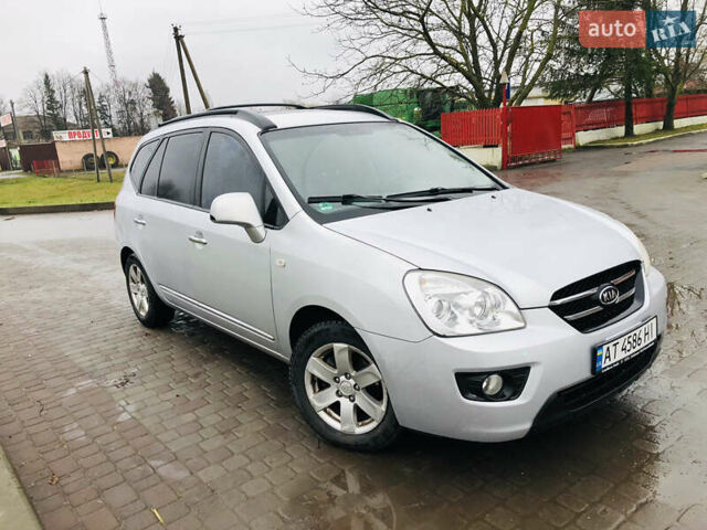 Серый Киа Каренс, объемом двигателя 1.99 л и пробегом 280 тыс. км за 4700 $, фото 3 на Automoto.ua