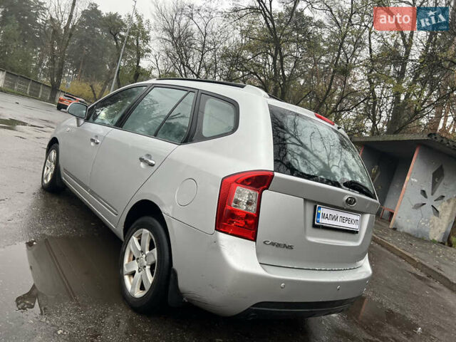 Сірий Кіа Каренс, об'ємом двигуна 1.99 л та пробігом 220 тис. км за 3999 $, фото 1 на Automoto.ua