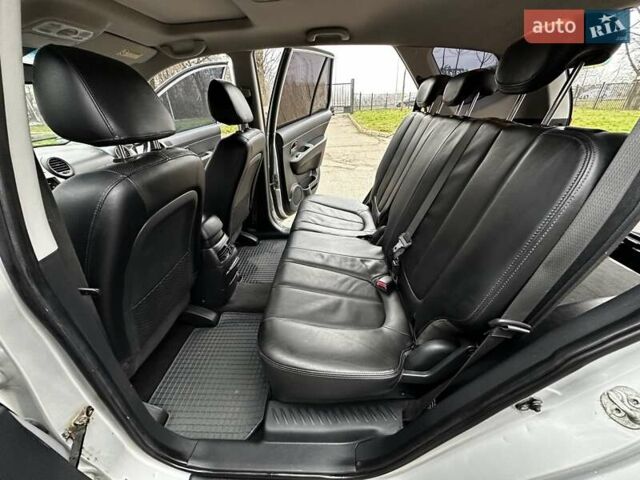 Серый Киа Каренс, объемом двигателя 2 л и пробегом 280 тыс. км за 4999 $, фото 29 на Automoto.ua