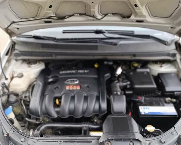 Киа Каренс 2007 в Николаеве на Automoto.ua Серый Киа Каренс, объемом двигателя 2 л и пробегом 230 тыс. км за 6000 $, фото 1 на Automoto.ua