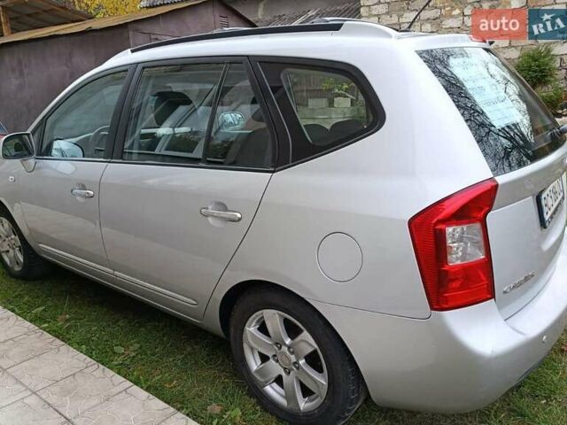 Серый Киа Каренс, объемом двигателя 2 л и пробегом 222 тыс. км за 5500 $, фото 9 на Automoto.ua