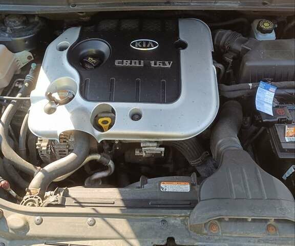 Серый Киа Каренс, объемом двигателя 2 л и пробегом 300 тыс. км за 6300 $, фото 6 на Automoto.ua