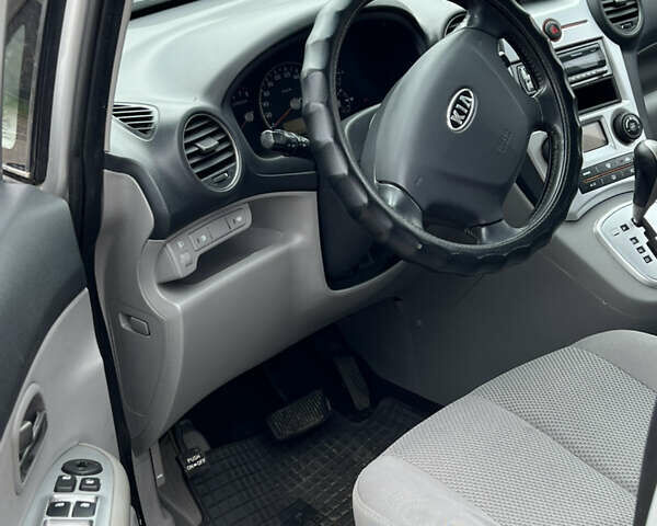 Сірий Кіа Каренс, об'ємом двигуна 1.9 л та пробігом 210 тис. км за 5500 $, фото 19 на Automoto.ua