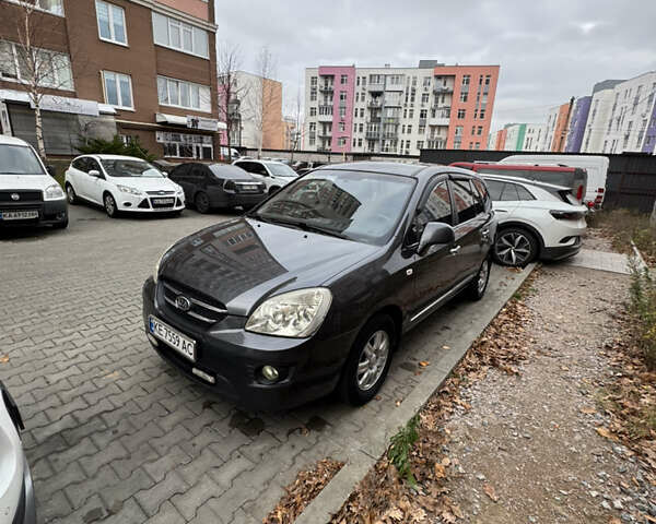 Серый Киа Каренс, объемом двигателя 2 л и пробегом 305 тыс. км за 5900 $, фото 4 на Automoto.ua