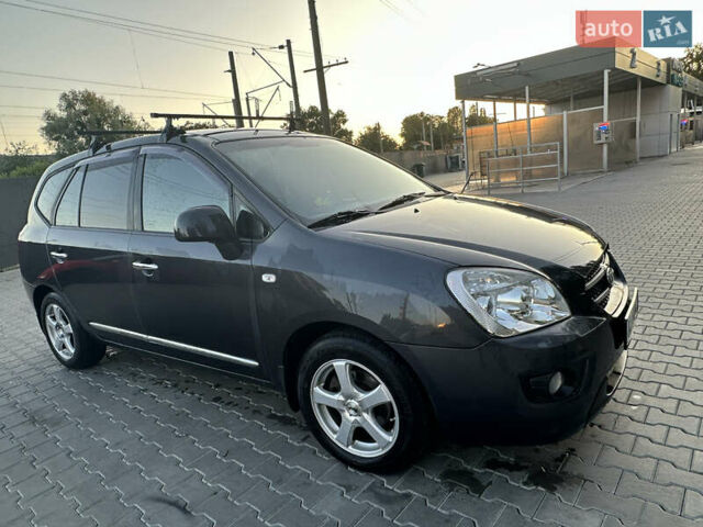 Серый Киа Каренс, объемом двигателя 2 л и пробегом 317 тыс. км за 4500 $, фото 3 на Automoto.ua
