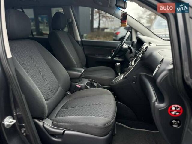 Серый Киа Каренс, объемом двигателя 2 л и пробегом 203 тыс. км за 5999 $, фото 13 на Automoto.ua