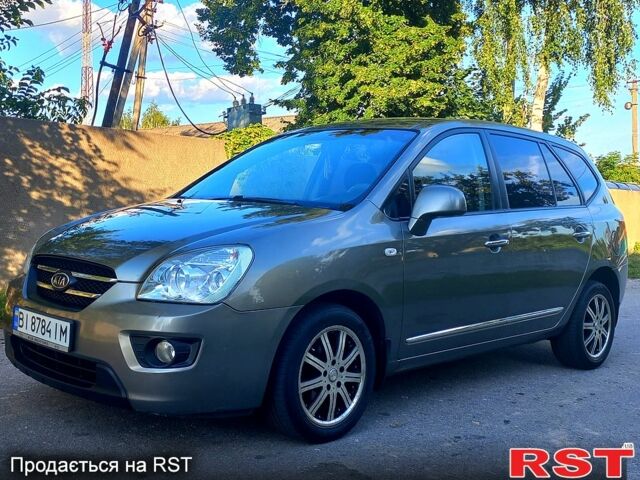 Серый Киа Каренс, объемом двигателя 2 л и пробегом 267 тыс. км за 7000 $, фото 4 на Automoto.ua