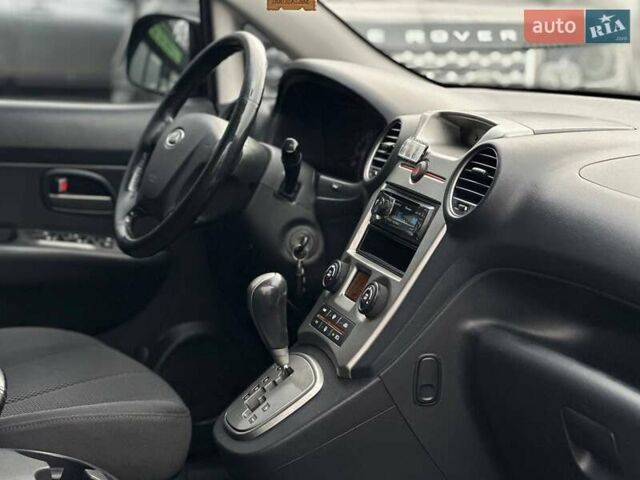 Серый Киа Каренс, объемом двигателя 2 л и пробегом 203 тыс. км за 5999 $, фото 11 на Automoto.ua