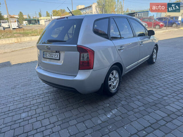 Серый Киа Каренс, объемом двигателя 2 л и пробегом 115 тыс. км за 6800 $, фото 4 на Automoto.ua