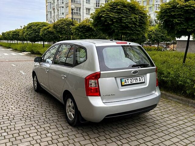 Серый Киа Каренс, объемом двигателя 2 л и пробегом 238 тыс. км за 4999 $, фото 5 на Automoto.ua