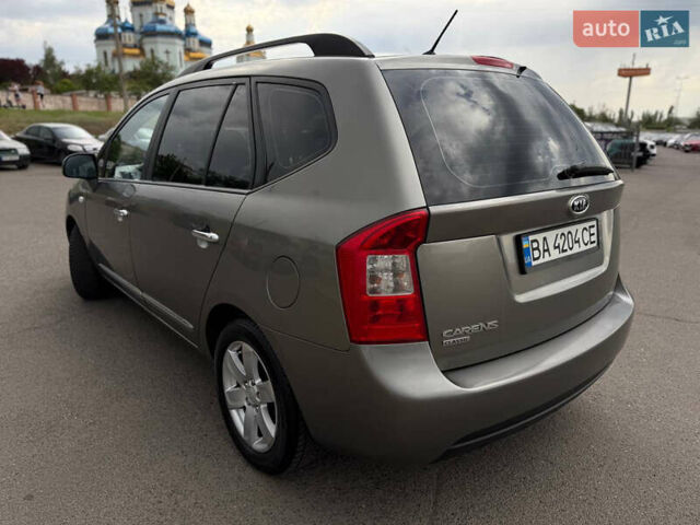 Серый Киа Каренс, объемом двигателя 2 л и пробегом 205 тыс. км за 5950 $, фото 17 на Automoto.ua
