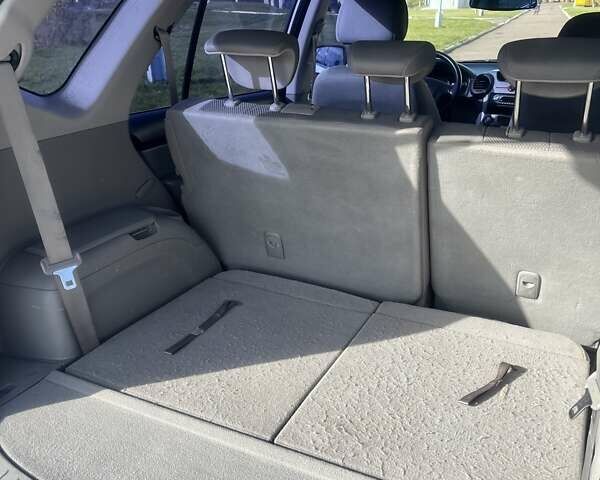 Сірий Кіа Каренс, об'ємом двигуна 2 л та пробігом 273 тис. км за 6300 $, фото 19 на Automoto.ua