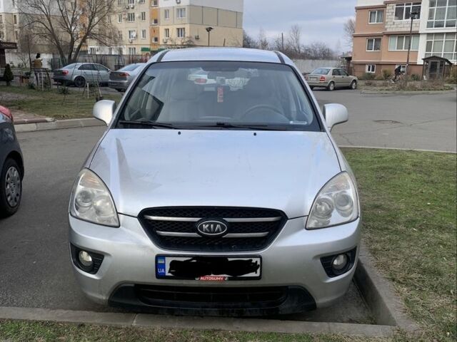 Серый Киа Каренс, объемом двигателя 2 л и пробегом 250 тыс. км за 5800 $, фото 10 на Automoto.ua