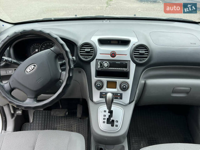 Сірий Кіа Каренс, об'ємом двигуна 1.9 л та пробігом 210 тис. км за 5500 $, фото 17 на Automoto.ua
