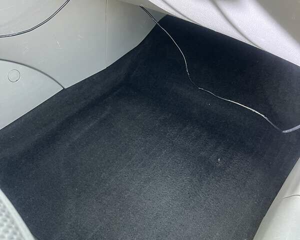 Сірий Кіа Каренс, об'ємом двигуна 2 л та пробігом 273 тис. км за 6300 $, фото 11 на Automoto.ua