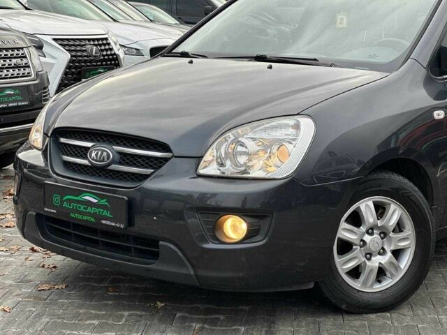 Серый Киа Каренс, объемом двигателя 2 л и пробегом 203 тыс. км за 5999 $, фото 1 на Automoto.ua