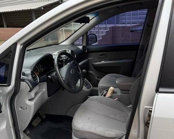 Серый Киа Каренс, объемом двигателя 2 л и пробегом 131 тыс. км за 8200 $, фото 13 на Automoto.ua